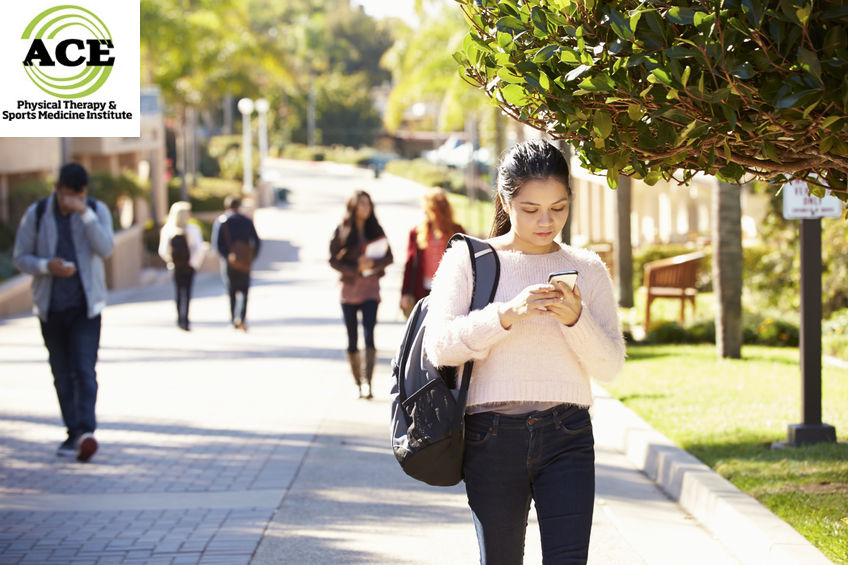 walkingandtextingoncampus